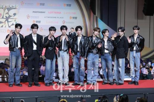 [포토] 제로베이스원, 2025 SBS 가요대전 레드카펫 참석