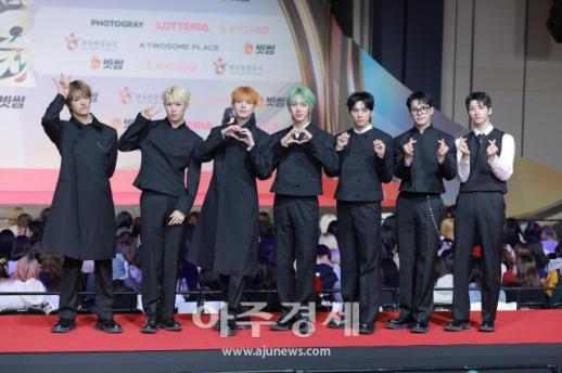 [포토] 넥스지, 2025 SBS 가요대전 레드카펫 참석