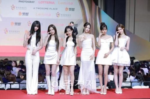 [포토] 이즈나, 2025 SBS 가요대전 레드카펫 참석