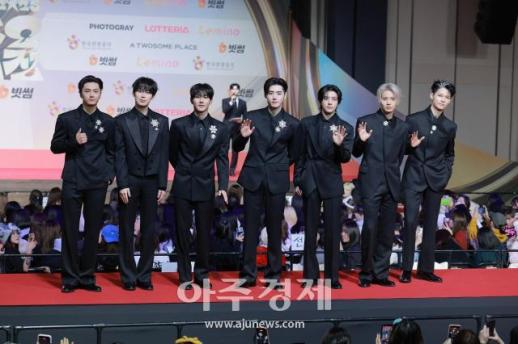 [포토] 엔하이픈, 2025 SBS 가요대전 레드카펫 참석