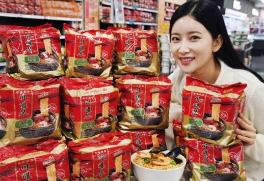 홈플러스, 가성비 챙긴 이해봉 짬뽕라면 건면 출시