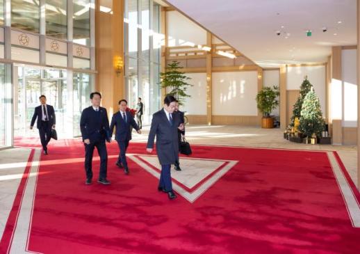Seouls presidential office returns to Cheong Wa Dae Monday