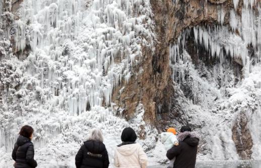 [포토] 추위에 얼어붙은 원주 판대리 빙벽
