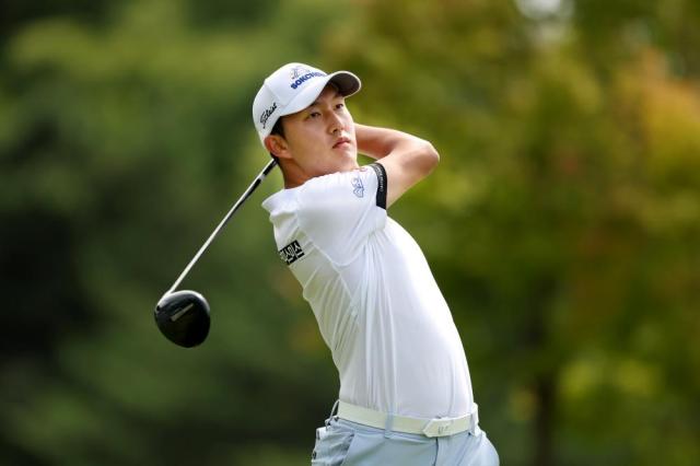 2024년 KPGA 투어에 데뷔한 김백준은 2025시즌 한국프로골프KPGA 투어 20개 대회에서 우승 1회 준우승 2회 톱10 7회를 기록했다 사진KPGA