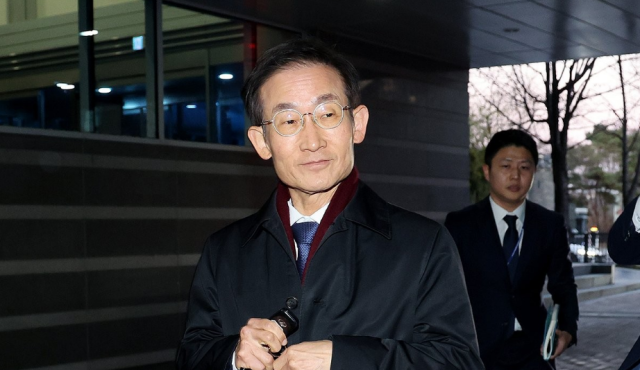 인사청문회 사무실 나서는 김호철 감사원장 후보자 사진연합뉴스