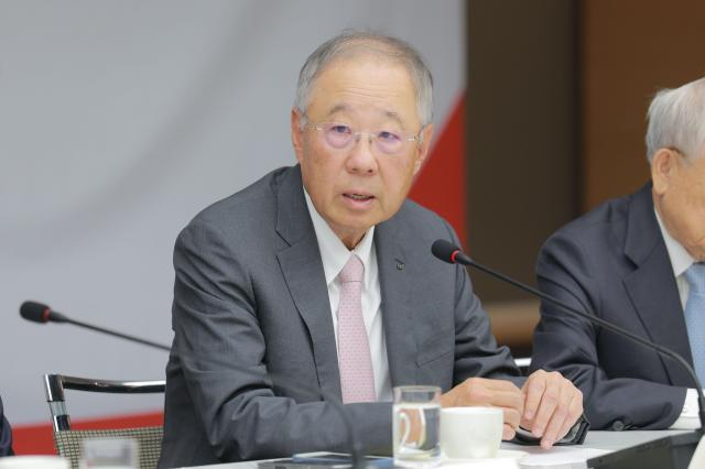 류진 한국경제인협회 회장이 22일 오전 서울 중구 대한상공회의소에서 열린 김문수 국민의힘 대선후보 경제5단체 간담회에서 정책제언을 하고 있다 20250522사진유대길 기자 dbeorlf123ajunewscom