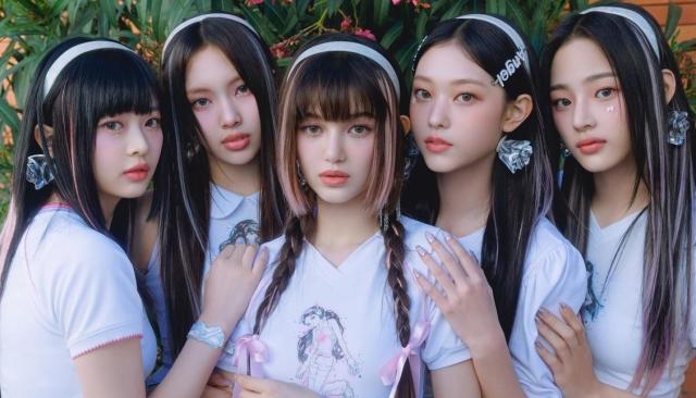 그룹 뉴진스 사진어도어