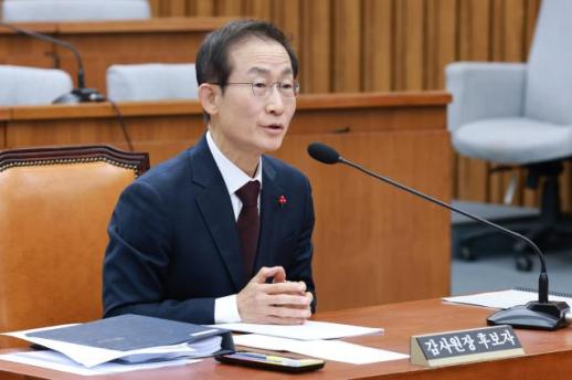 李, 1330일 만에 청와대 출근…첫 일정으로 안보 대응 점검