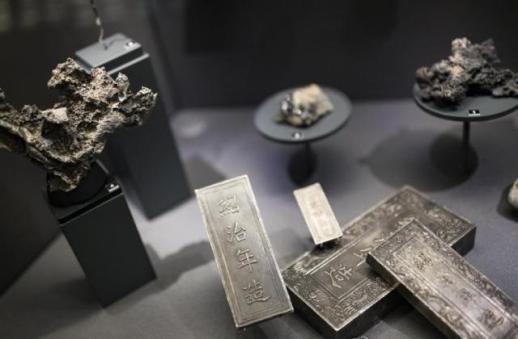 Silver prices hit fresh all-time high