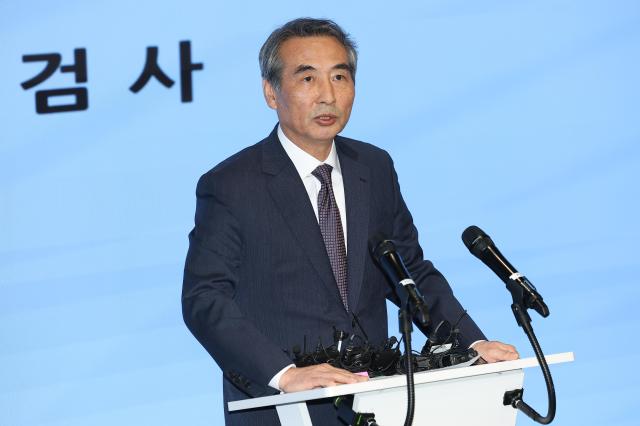 민중기 특별검사가 29일 서울 종로구 KT광화문빌딩 웨스트빌딩 브리핑실에서 열린 최종 브리핑에서 발언하고 있다사진연합뉴스