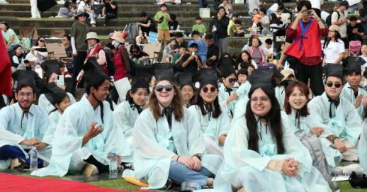 내년 외국인 관광객 2100만명 전망…중·일 갈등 반사이익 기대