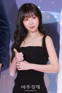 [포토] 쯔양, 인기상 수상 (2025 MBC 방송연예대상)