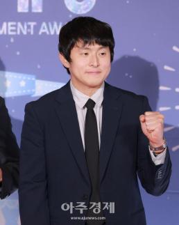 [포토] 기안84, 올해의 예능인상 수상 (2025 MBC 방송연예대상)