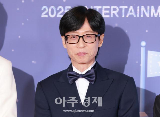 놀면 뭐하니 유재석이 29일 오후 서울 마포구 MBC 미디어센터 공개홀에서 열린 2025 MBC 방송연예대상 레드카펫 행사에 참석해 포즈를 취하고 있다 20251229사진유대길 기자 dbeorlf123ajunewscom