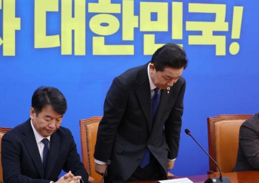 김병기, 결국 원내대표직 사퇴…이재명 정부 걸림돌 돼선 안돼