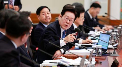 李 댓글 악용 집단 있어…명예 훼손 넘어 민주주의 체제 위협 행위