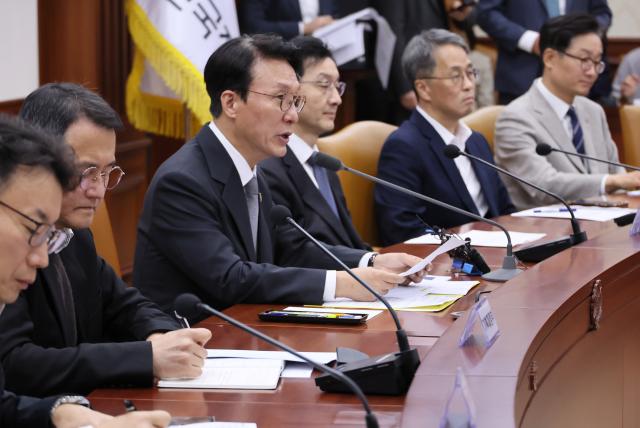 김민석 국무총리가 지난달 24일 서울 종로구 정부서울청사에서 열린 헌법존중 정부혁신 TF 간담회에서 발언하고 있다 사진연합뉴스