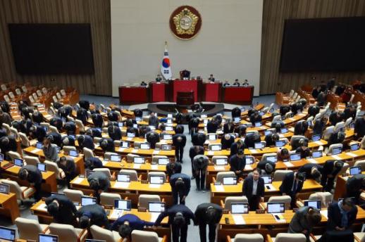 金 총리 자살, 개인의 문제 아냐… 정신적 위기에 혼자 남지 않게 할 것