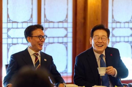 金 총리 자살, 개인의 문제 아냐… 정신적 위기에 혼자 남지 않게 할 것