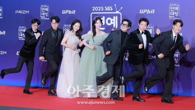 [포토] 런닝맨, 2025 최고 인기 프로그램상 수상 (2025 SBS 연예대상)