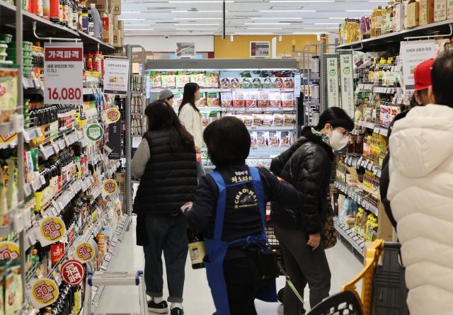 12月の韓国消費者物価2.3%↑…ウォン安で石油類や食料が高騰