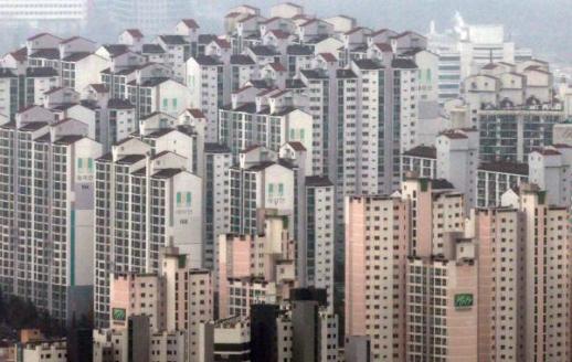 정부 삼중규제에 아파트 거래량 60% 뚝...악성 미분양 3만가구 육박