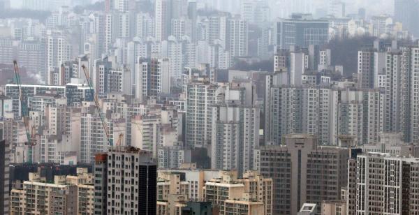 규제에 입주물량도 뚝…전문가들 내년도 집값 오른다