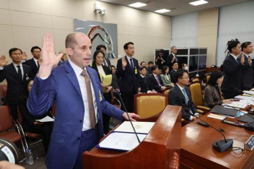 로저스 쿠팡 대표 택배 야간노동 해볼 것…의원도 같이하자