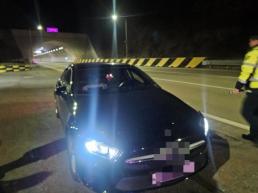 40대 만취 운전자 부산울산 고속도로서 8.5㎞ 역주행 …트럭과 충돌 후 멈춰 