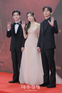 [포토] 양대혁·김아영·문동혁, 레드카펫 참석 (2025 KBS 연기대상)
