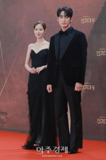 [포토] 신슬기·윤박, 레드카펫 참석 (2025 KBS 연기대상)