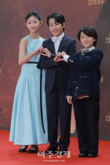 [포토] 송지우·강지웅·조단, 레드카펫 참석 (2025 KBS 연기대상)