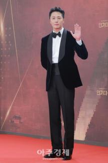 [포토] 정일우, 레드카펫 참석 (2025 KBS 연기대상)