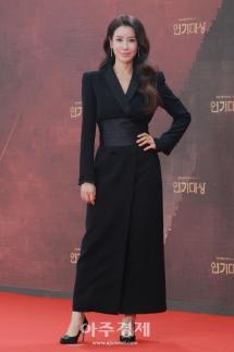 [포토] 이태란, 레드카펫 참석 (2025 KBS 연기대상)