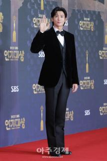[포토] 박형식, 레드카펫 참석 (2025 SBS 연기대상)