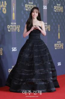 [포토] 한지민, 레드카펫 참석 (2025 SBS 연기대상)