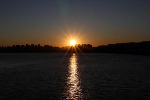 PHOTOS: South Korea greets 2025 with the first sunrise