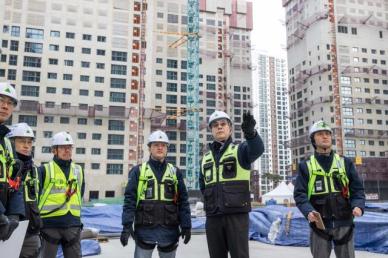 올해 상반기 건설업 하루 평균 임금 약 28만원…전년比 1.4%↑