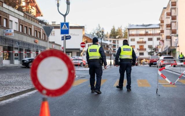 새해 첫날 스위스 리조트서 폭발 사고···수십명 사망·100명 부상