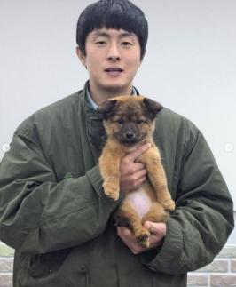 [포토 슬라이드] 유기견 안고 등장한 기안84…입양소 홍보 자처