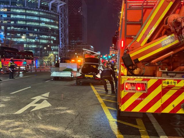 종각역 인근 택시 연쇄 충돌 사고…1명 사망·9명 부상