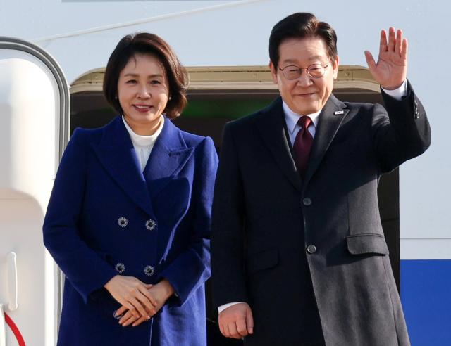 Lee embarks on four-day trip to China