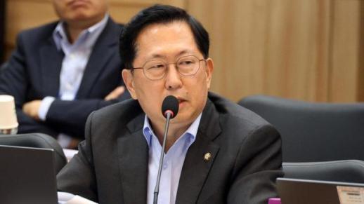 이재명이 한국 공산화 할 것... 여론조사 결과에 갑론을박