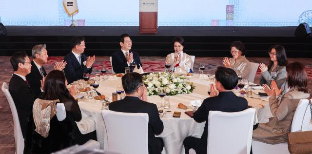 李在明出席在华韩侨座谈会