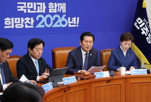 이재명이 한국 공산화 할 것... 여론조사 결과에 갑론을박