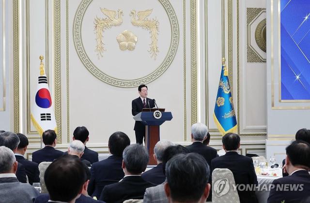 이재명 대통령이 2일 신년인사를 하고 있다 사진연합뉴스