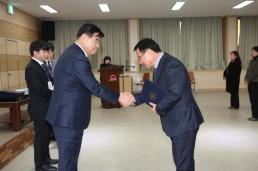 전장연, 1호선 영등포역서 탑승 시위…출근길 운행 지연에 시민들 불편