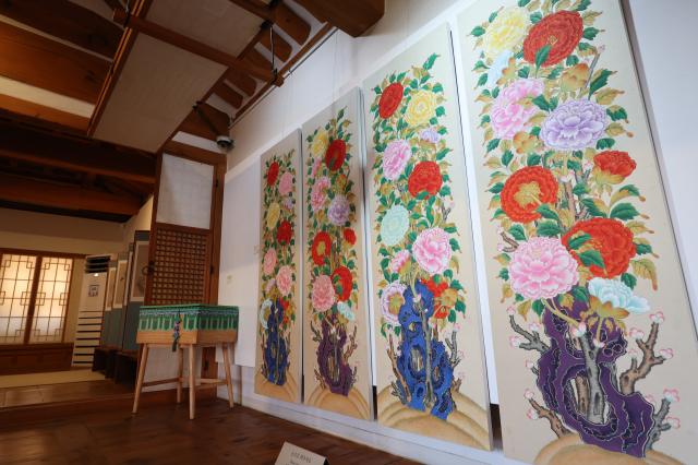 Artworks are displayed at Bukchon Hanok Office in Jongno-gu Seoul Dec 30 AJP Han Jun-gu