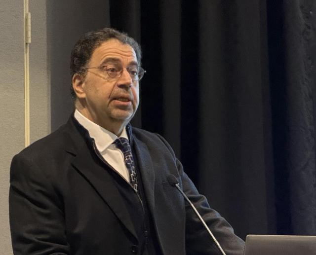 아제모을루 "세계 민주주의 쇠퇴 압박 받아…韓 민주주의 수호 고무적"