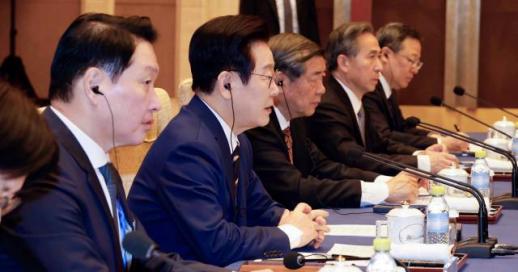 한·중, 과학기술·중기 혁신 위해 협력 강화…MOU 14건 체결